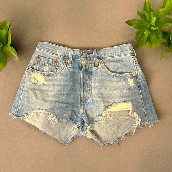 Levi Strauss & Co. Distressed Jean shorts - Picture 1 of 9